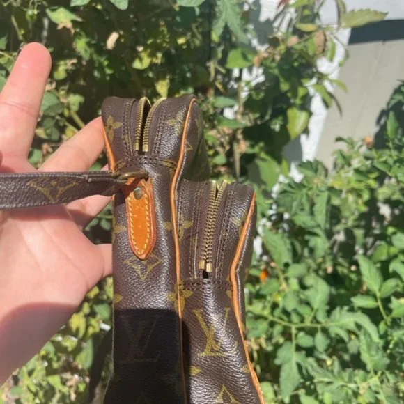 Louis Vuitton LV Shoulder Bag Amazon - Picture 9 of 15